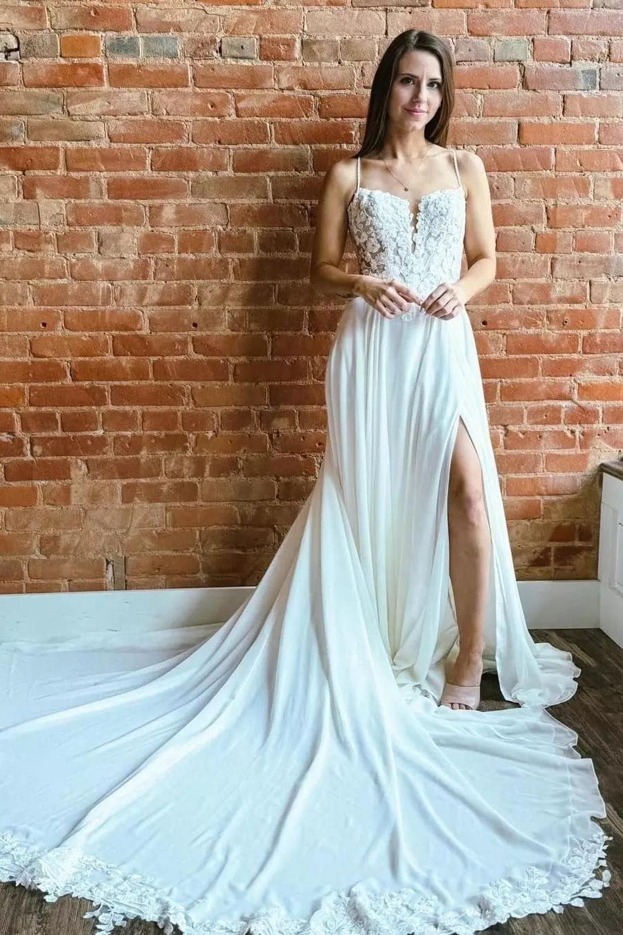 Dressystars A Line Lace Spaghetti Straps Sleeveless White Wedding Dress Bridal Gown With Split Train