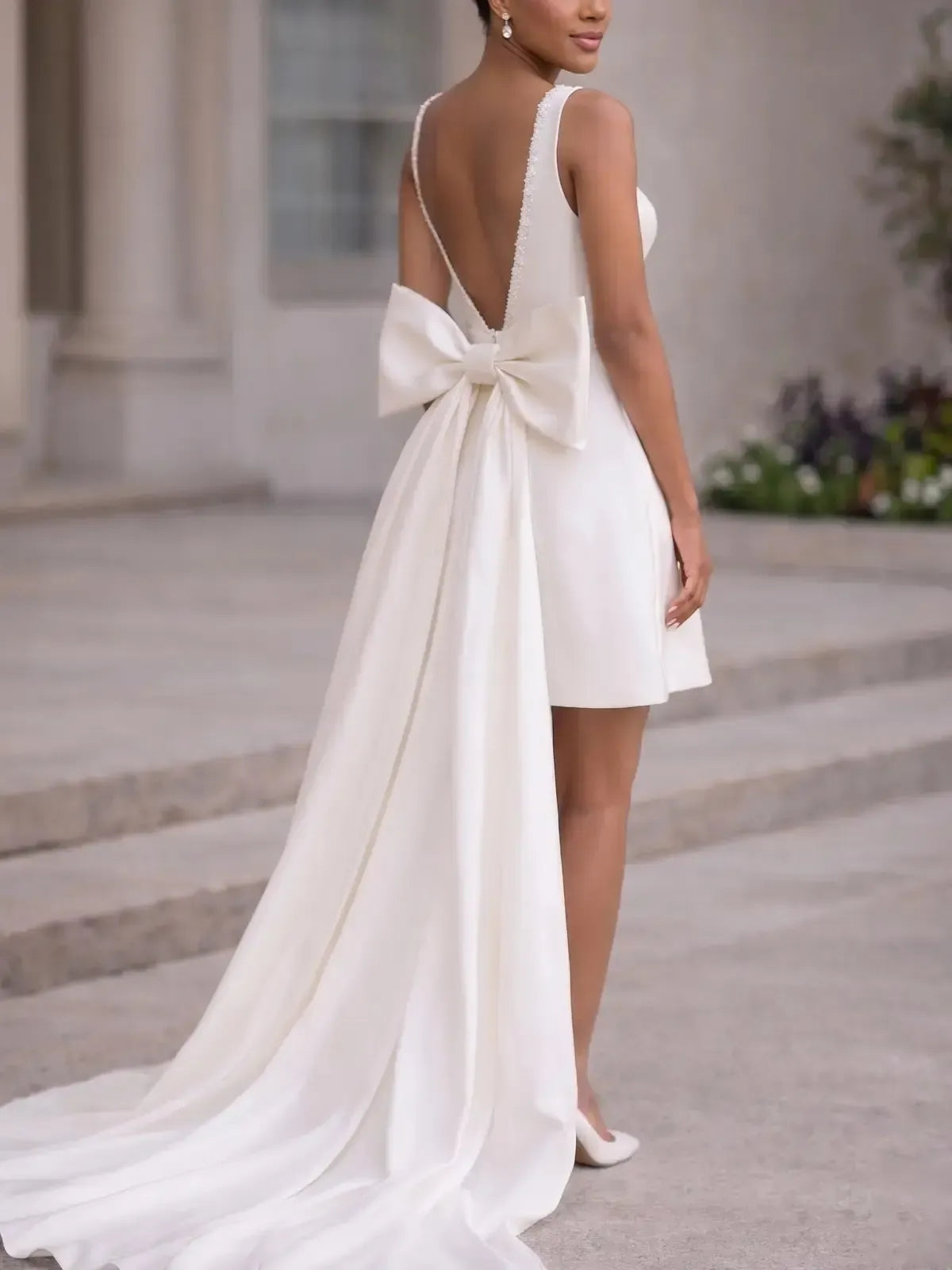 Dressystars A Line Scoop Neck Sleeveless Short Mini Detachable Matte Satin Wedding Dress with Bow