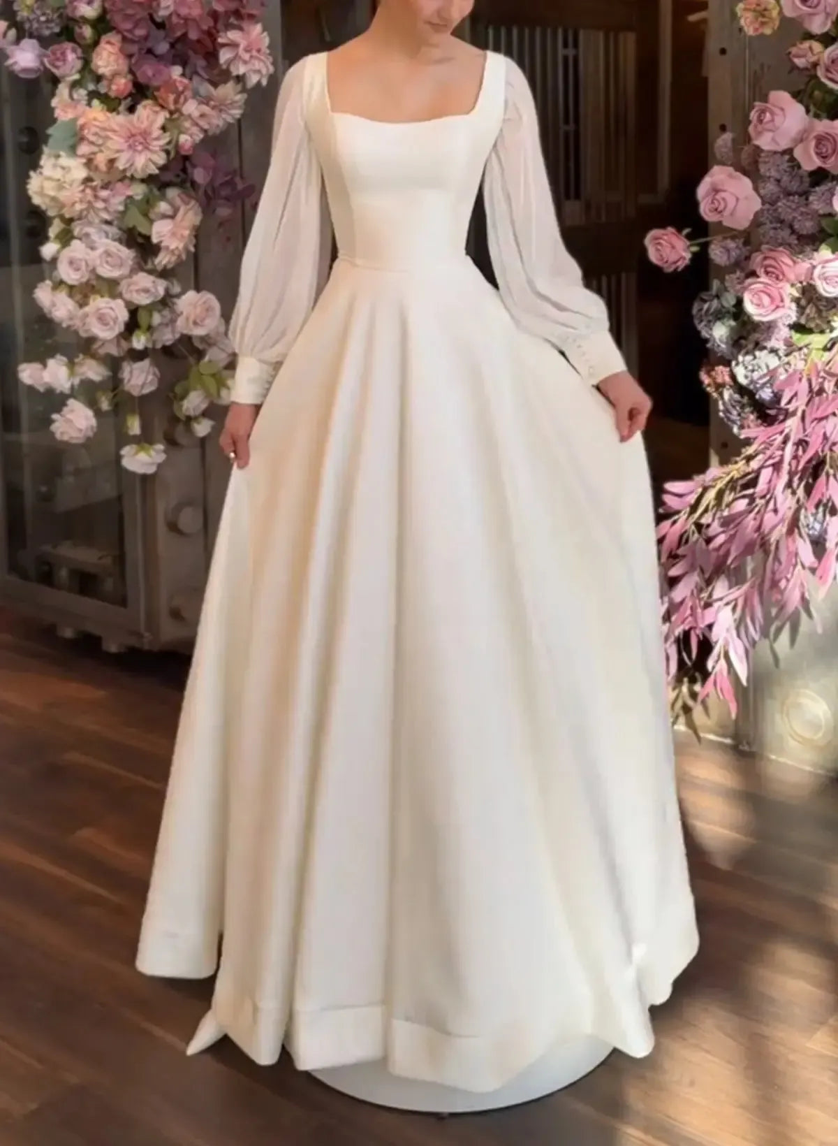 Dressystars A Line Square Neckline Long Sleeves Floor Length Chiffon Elastic Satin Wedding Dress