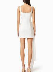 Dressystars A Line Square Neckline Sleeveless Short Mini Satin Tulle Wedding Dress with Side Drape