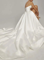 Dressystars A Line Sweetheart Sleeveless Chapel Train Satin Wedding Dress with Pockets