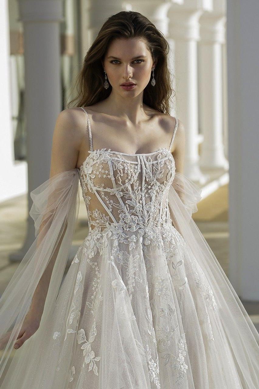 Dressystars A Line Tulle Lace Spaghetti Straps Sleeve White Wedding Dress Bridal Gown With Appliques