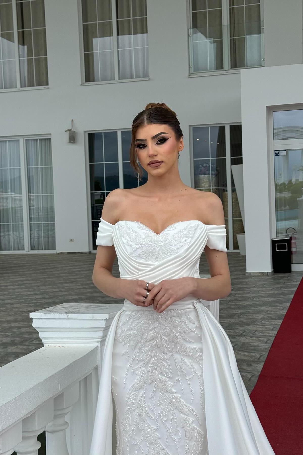 Dressystars A Line Wedding Dress Off The Shoulder Sleeveless Appliques White Bridal Gown with Panel Train