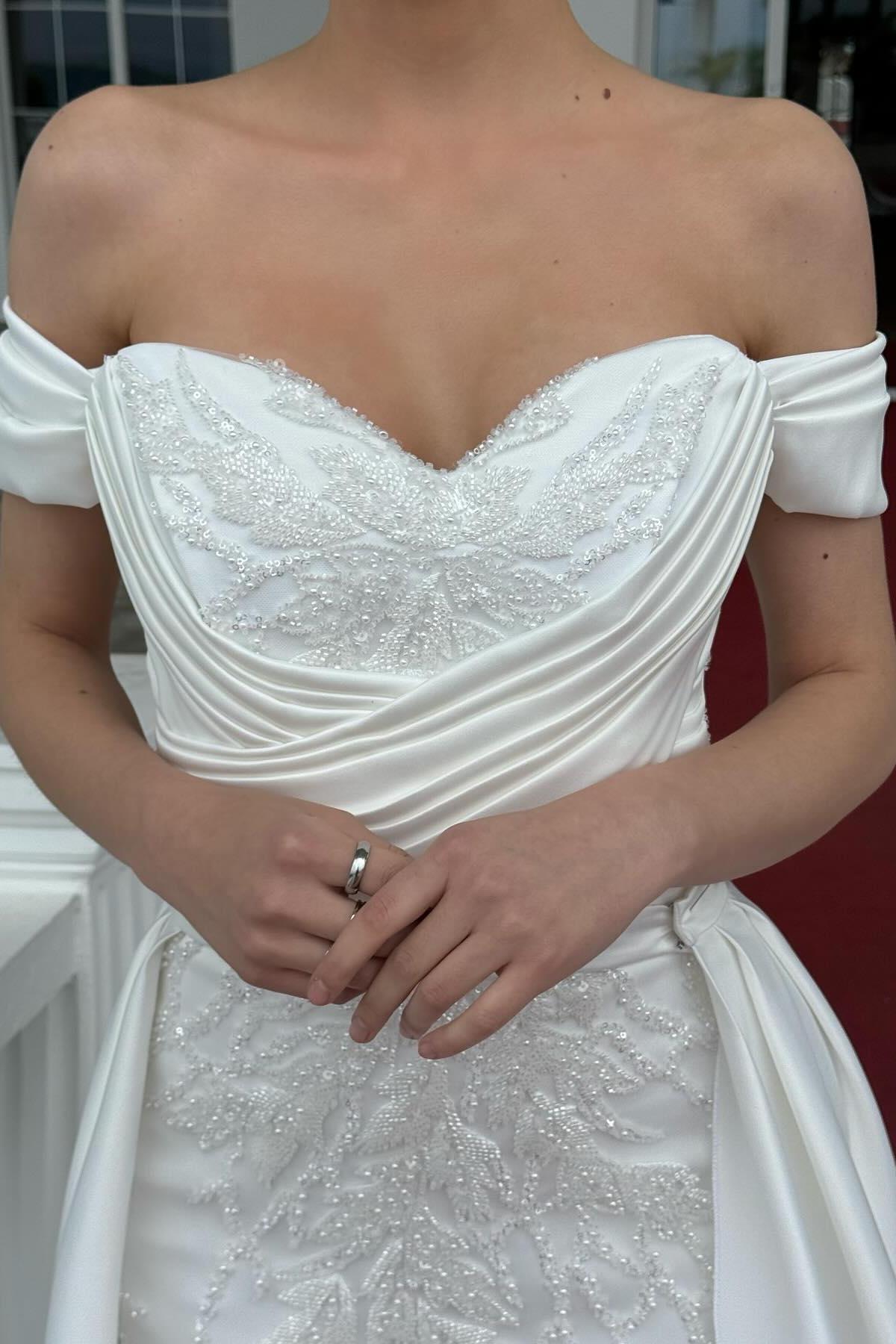 Dressystars A Line Wedding Dress Off The Shoulder Sleeveless Appliques White Bridal Gown with Panel Train