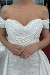 Dressystars A Line Wedding Dress Off The Shoulder Sleeveless Appliques White Bridal Gown with Panel Train