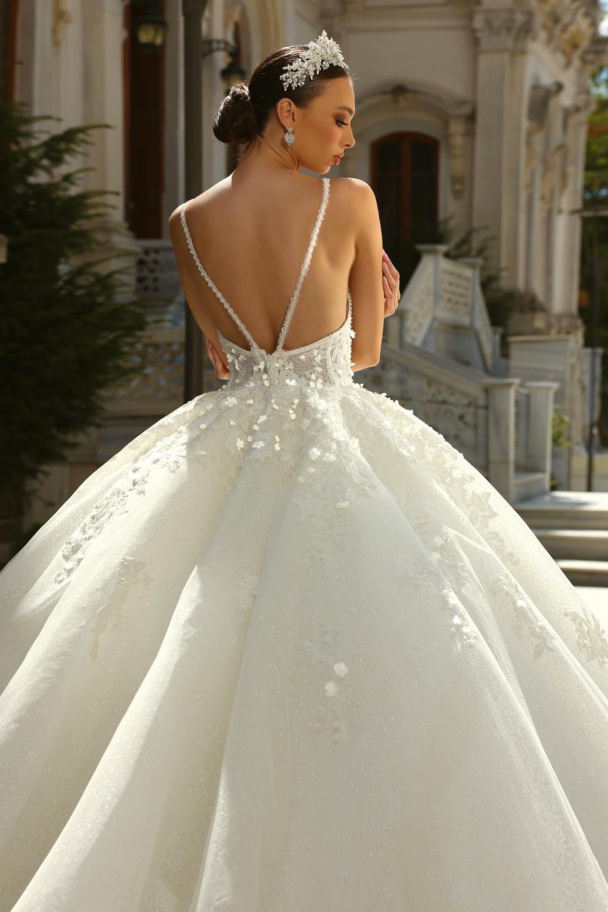 Dressystars Ball Gown Lace Spaghetti Straps Sleeveless White Wedding Dress Bridal Gown With Appliques Train