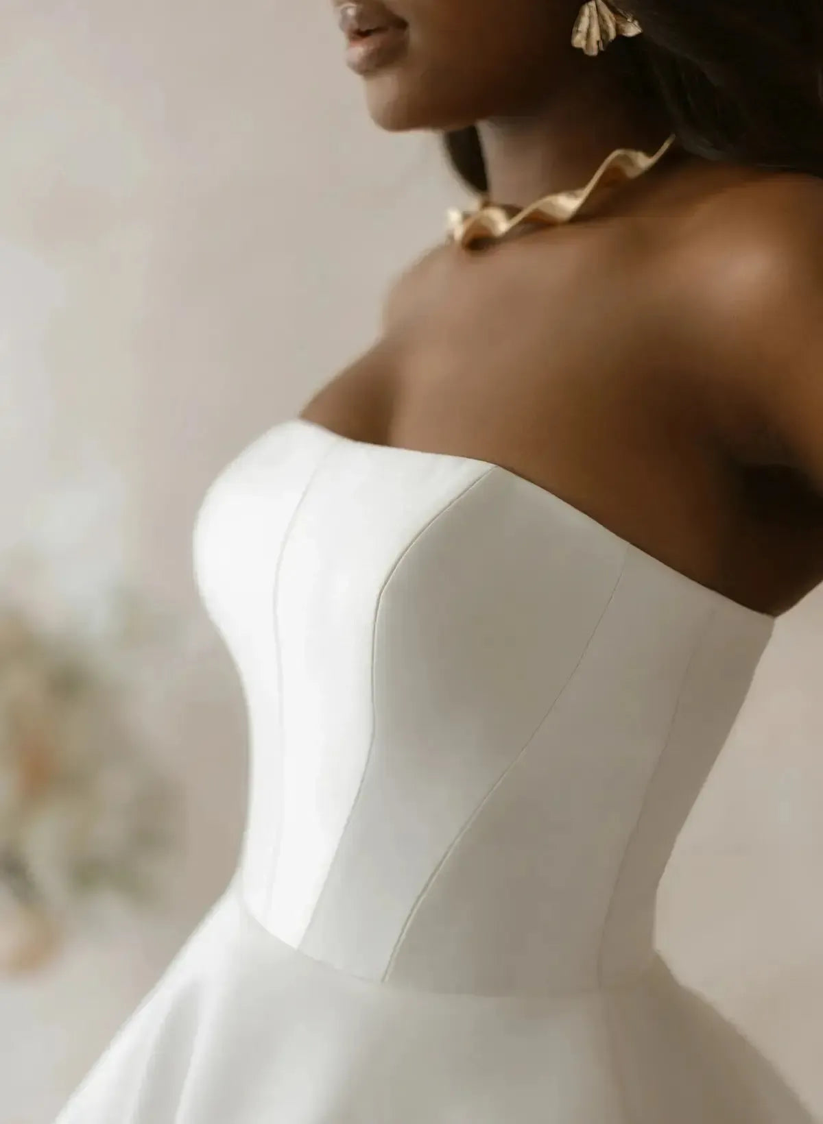 Dressystars Ball Gown Off the Shoulder Sleeveless Court Train Satin Wedding Dress