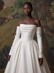 Dressystars Ball Gown Sweetheart Detachable Sleeves Chapel Train Satin Wedding Dress with Pockets