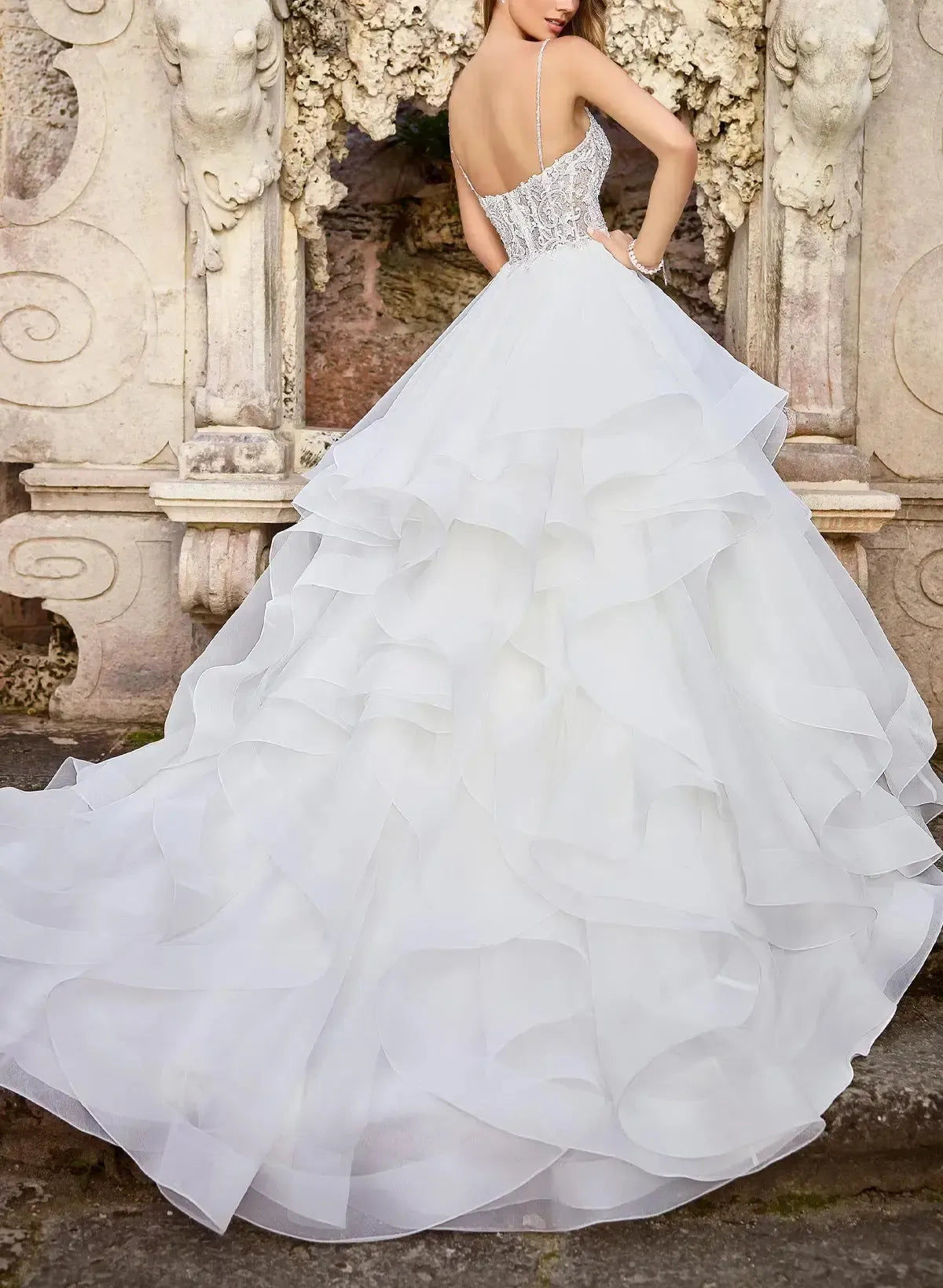 Dressystars Ball Gown V Neck Sleeveless Chapel Train Satin Organza Wedding Dress with Appliques