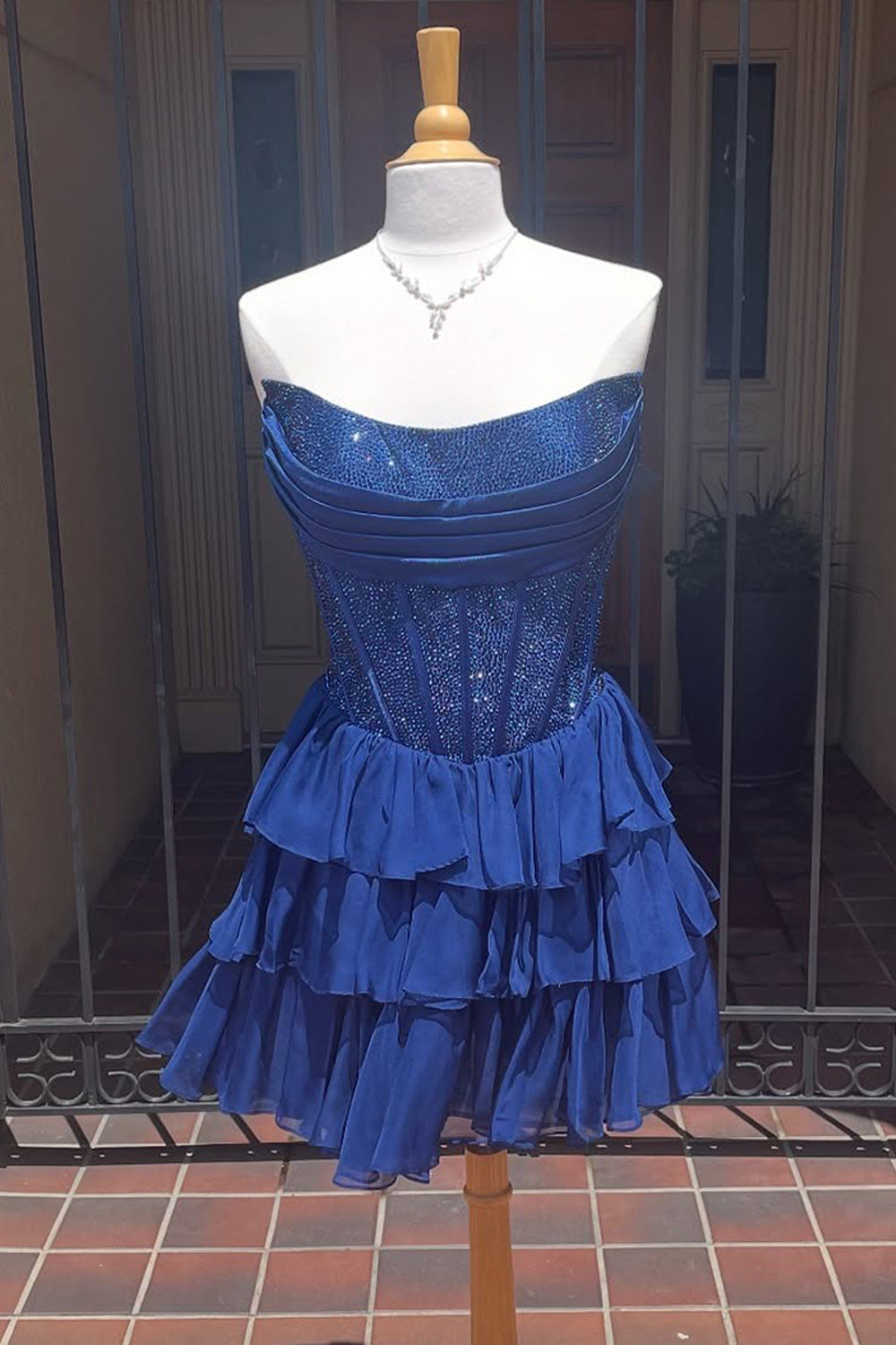 Dressystars Black Beaded Corset A Line Homecoming Dresses Short Cocktail Dresses With Ruffles