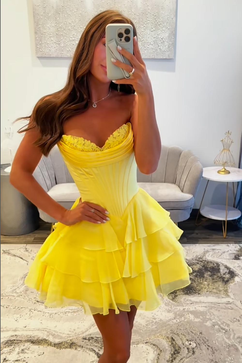 Dressystars Black Corset A Line Homecoming Dresses Short Cocktail Dresses With Ruffles