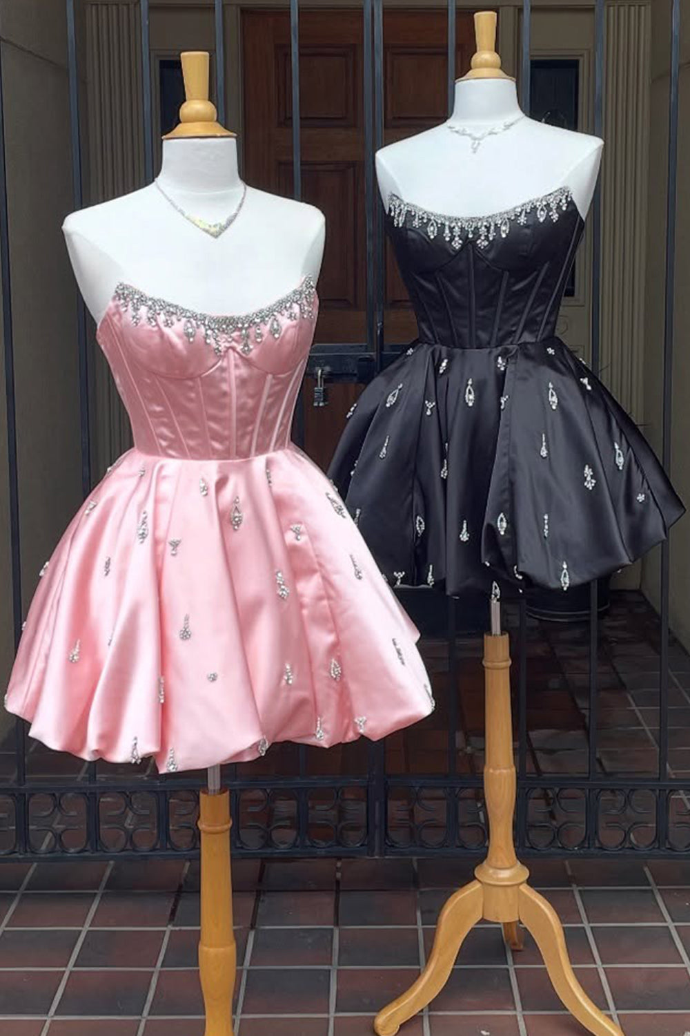 Dressystars Black Corset Homecoming Dresses Strapless Short Cocktail Dresses With Rhinestone