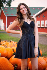 Dressystars Black Homecoming Dress A Line Backless Halter Short Prom Dress with Lace
