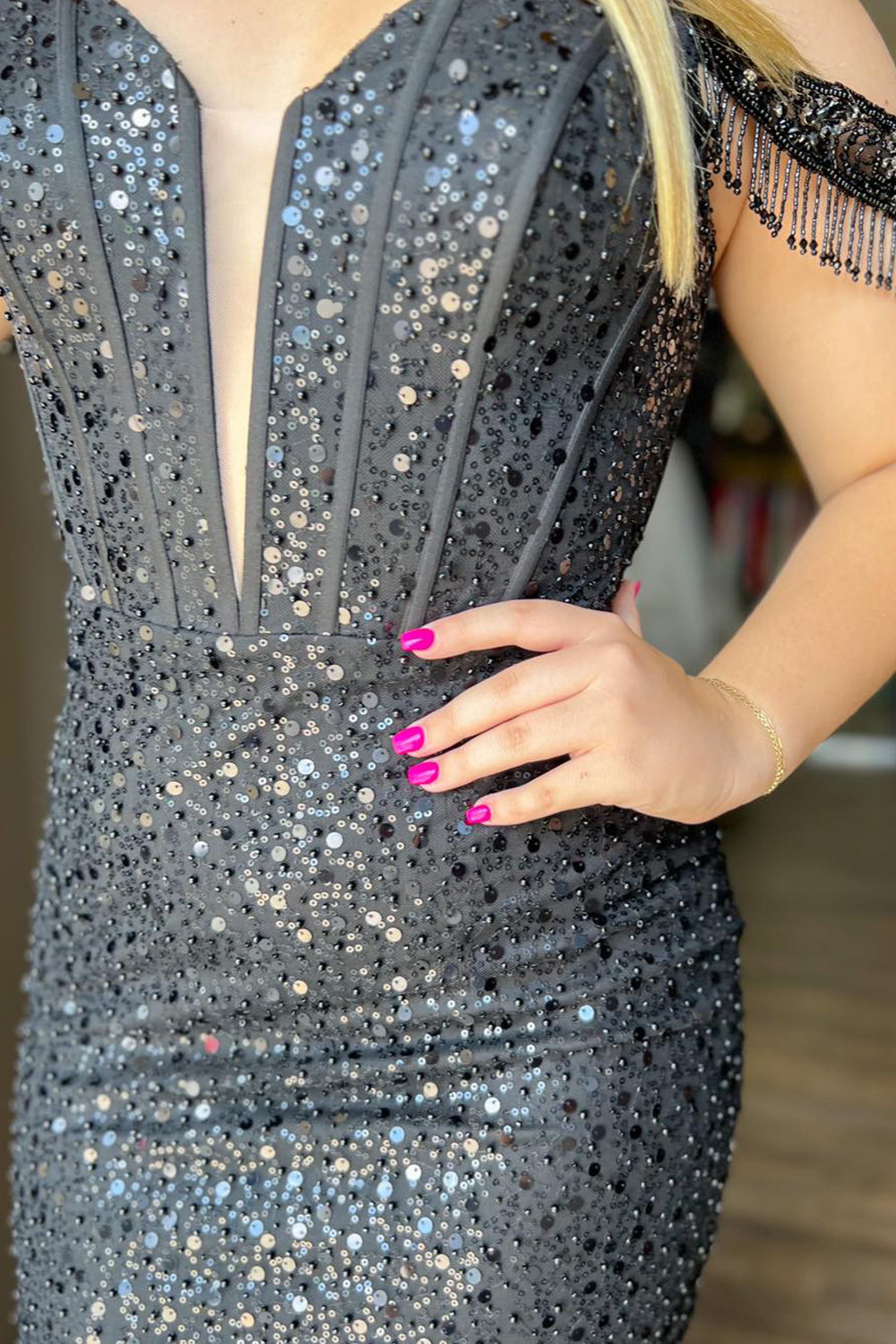 Dressystars Black Homecoming Dress Beaded Corset Sequin Fringed Tight Prom Dress