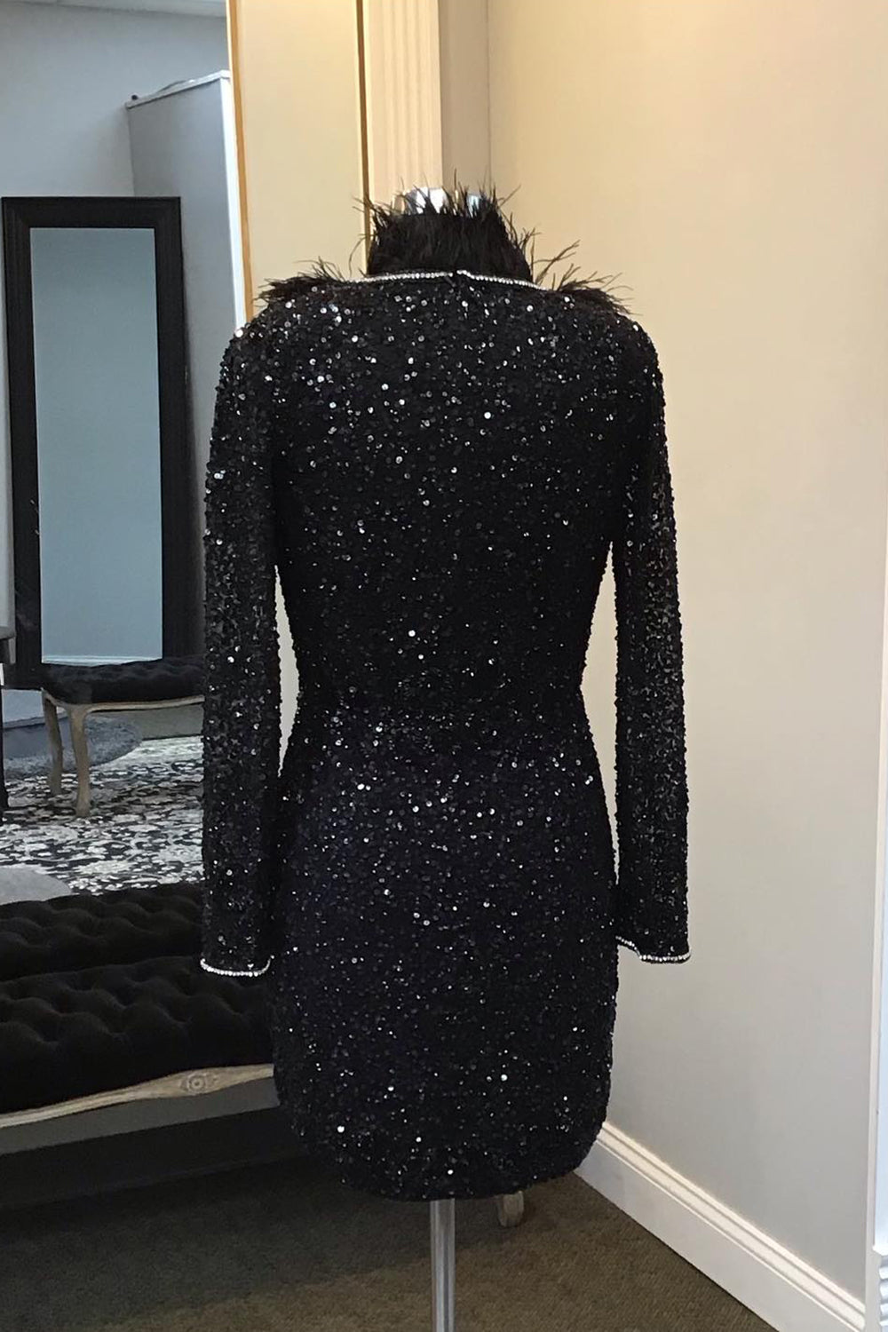 Dressystars Black Homecoming Dress Long Sleeves Sequin Tight Beaded Short Prom Dress with Feathers
