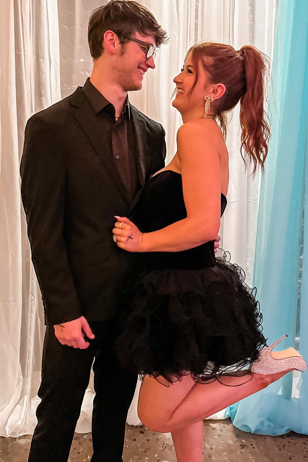 Dressystars Black Homecoming Dress Sweetheart A Line Tiered Short Prom Dress