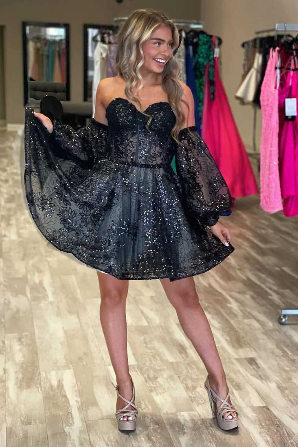 Dressystars Black Sweetheart A-Line Short Homecoming Dress with Sleeves