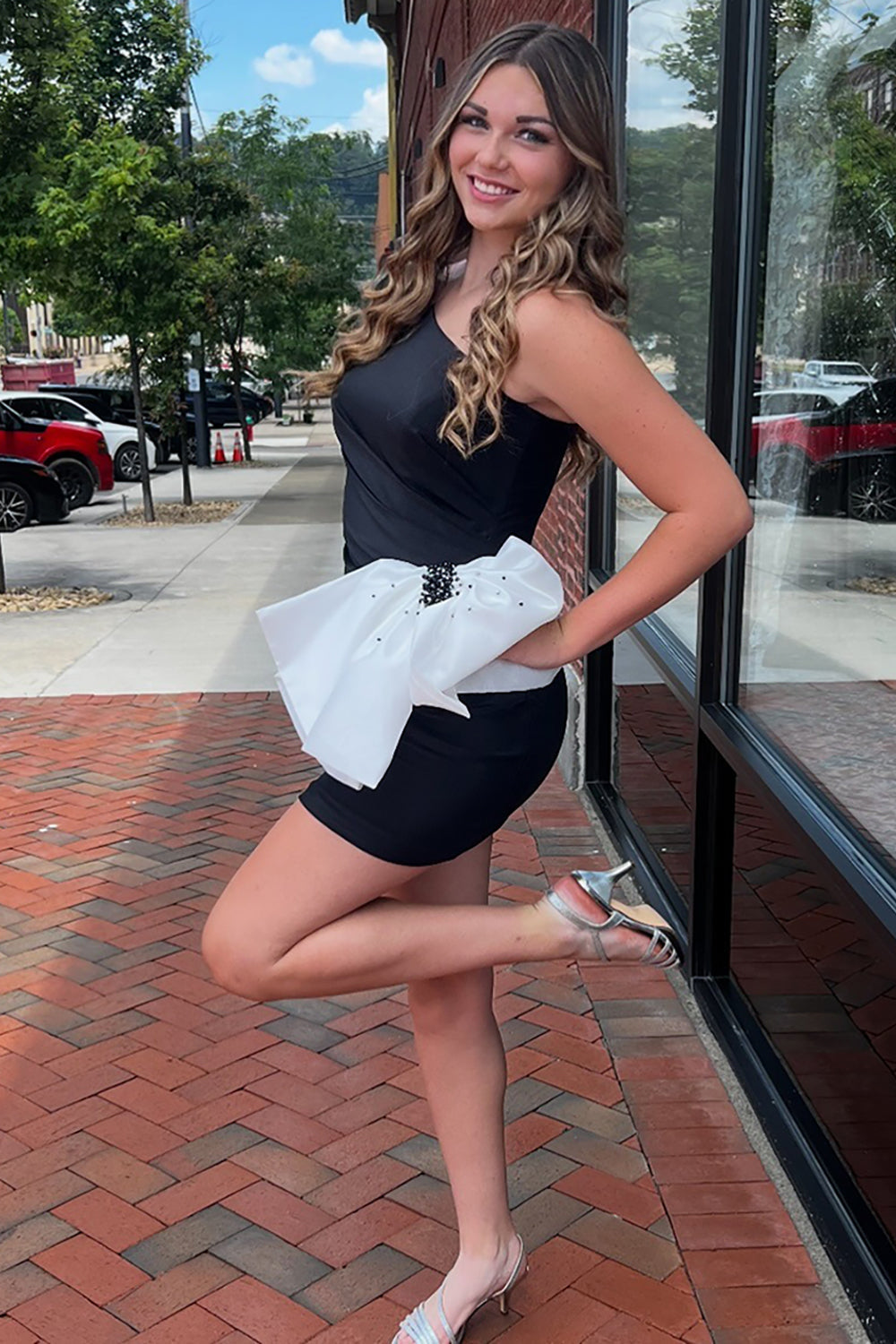 Dressystars Black Tight Homecoming Dresses One Shoulder Short Cocktail Dresses With Bow
