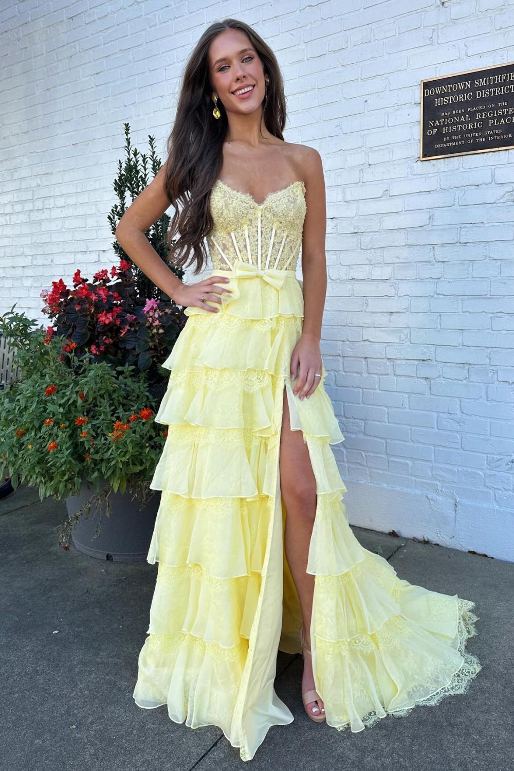 Dressystars Blush Pink A-Line Lace Corset Prom Dress With Tiered Ruffle Skirt & Slit Formal Evening Gown