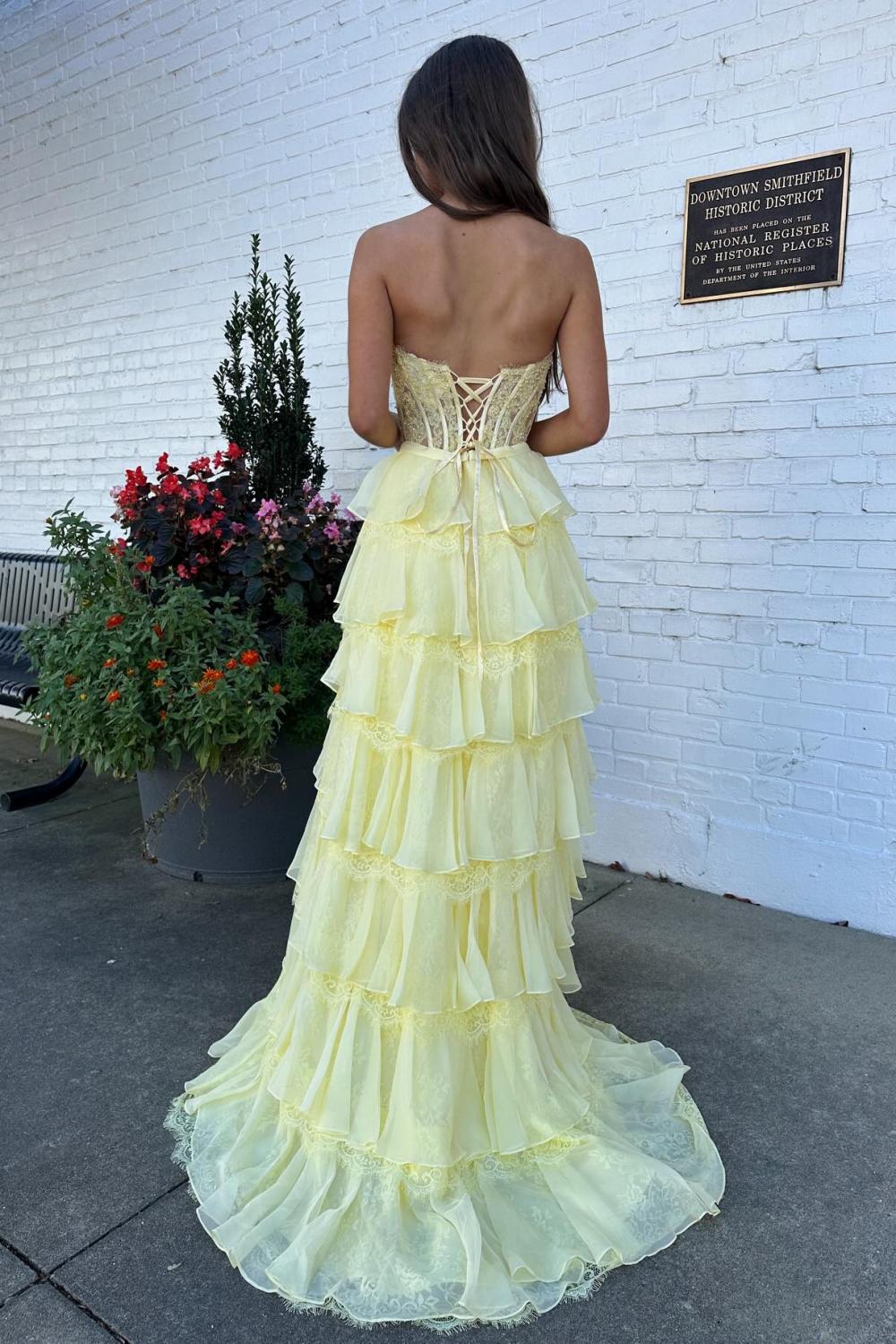 Dressystars Blush Pink A-Line Lace Corset Prom Dress With Tiered Ruffle Skirt & Slit Formal Evening Gown