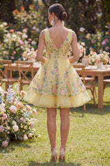 Dressystars Butter Yellow Floral V-Neck A-Line Short Homecoming Dress with Ruffles