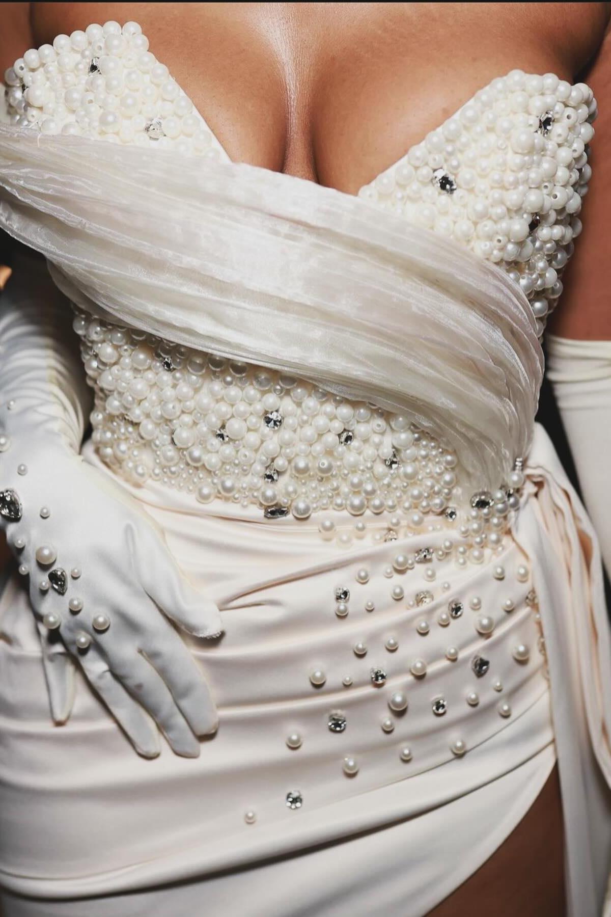 Dressystars Column Satin One Shoulder Sleeveless White Wedding Dress Bridal Gown With Panel Train