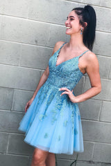 Dressystars Cute A Line V Neck Light Blue Homecoming Dress Short Prom Dress with Appliques