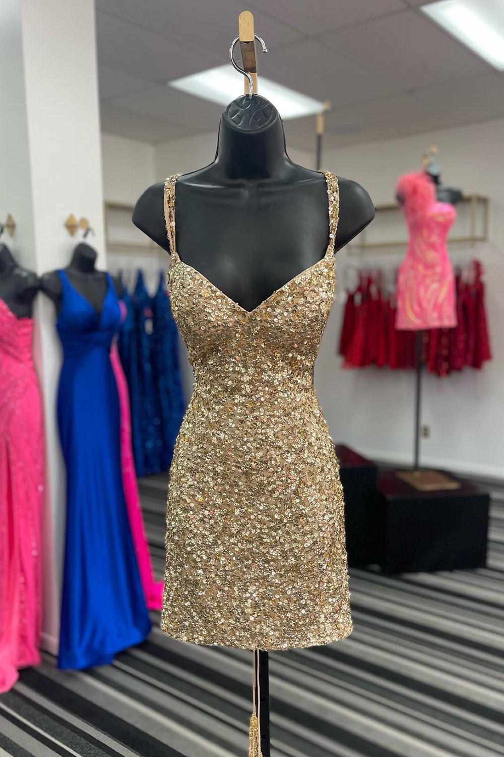 Dressystars Dark Green Homecoming Dress Sequin Lace-Up Back Tight Short Prom Dress