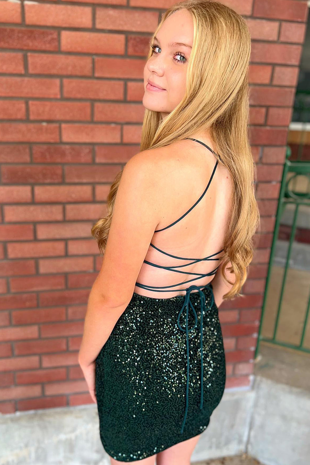 Dressystars Dark Green Homecoming Dress Sequined Tight Short Prom Dress with Slit