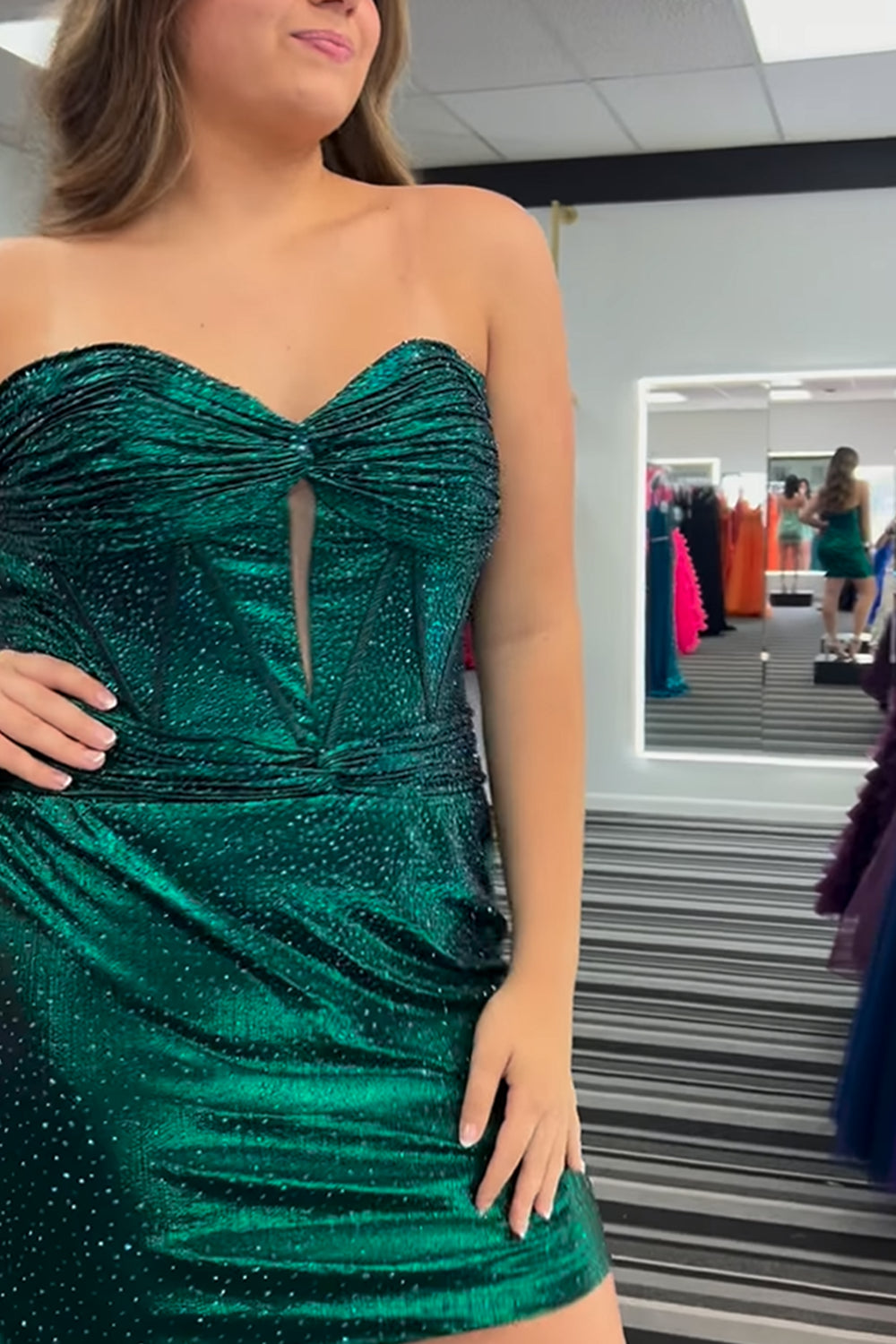 Dressystars Dark Green Homecoming Dress Strapless Corset Tight Short Prom Dress with Beadings