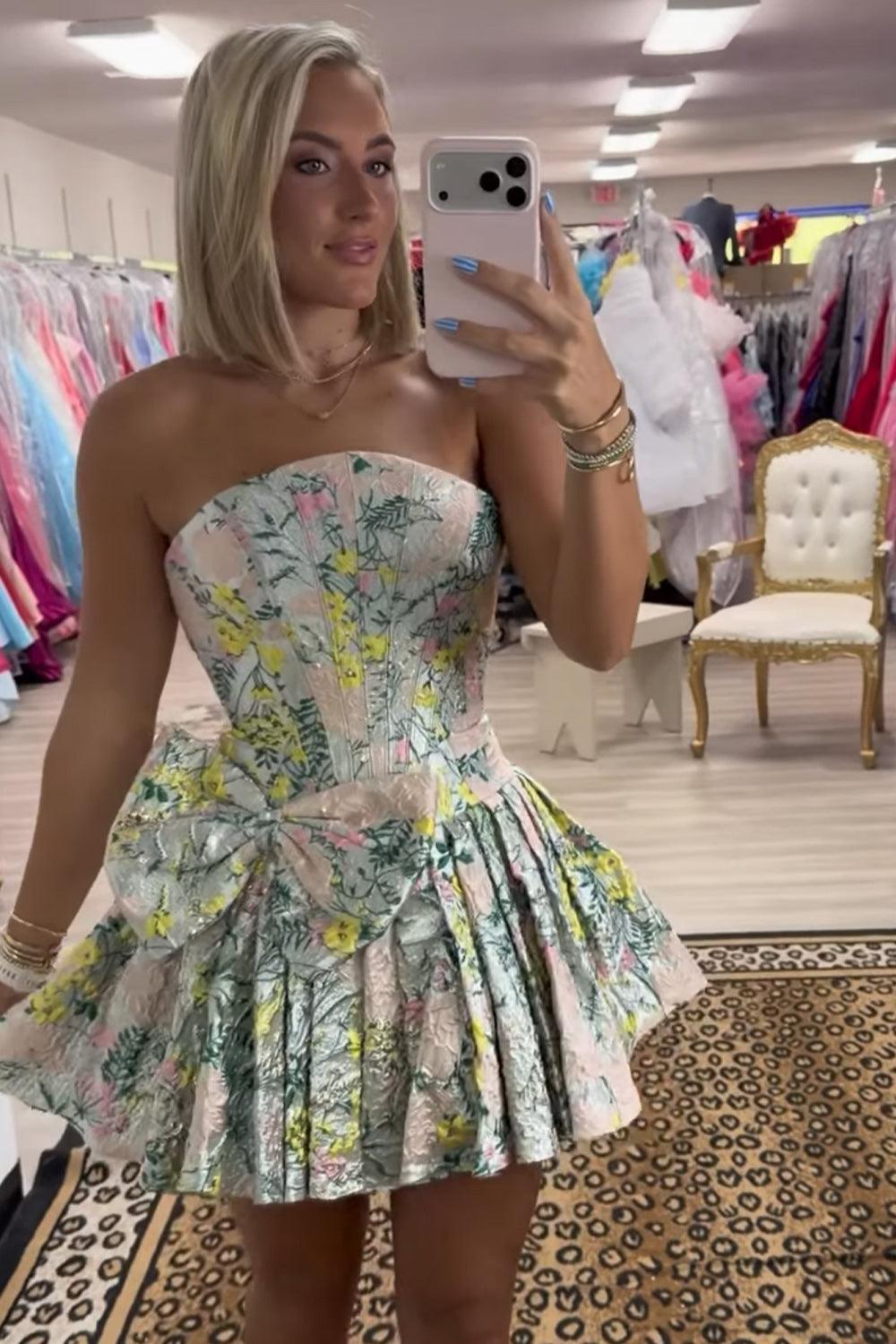 Dressystars Floral Light Green Corset Strapless Short Homecoming Dress with Bow