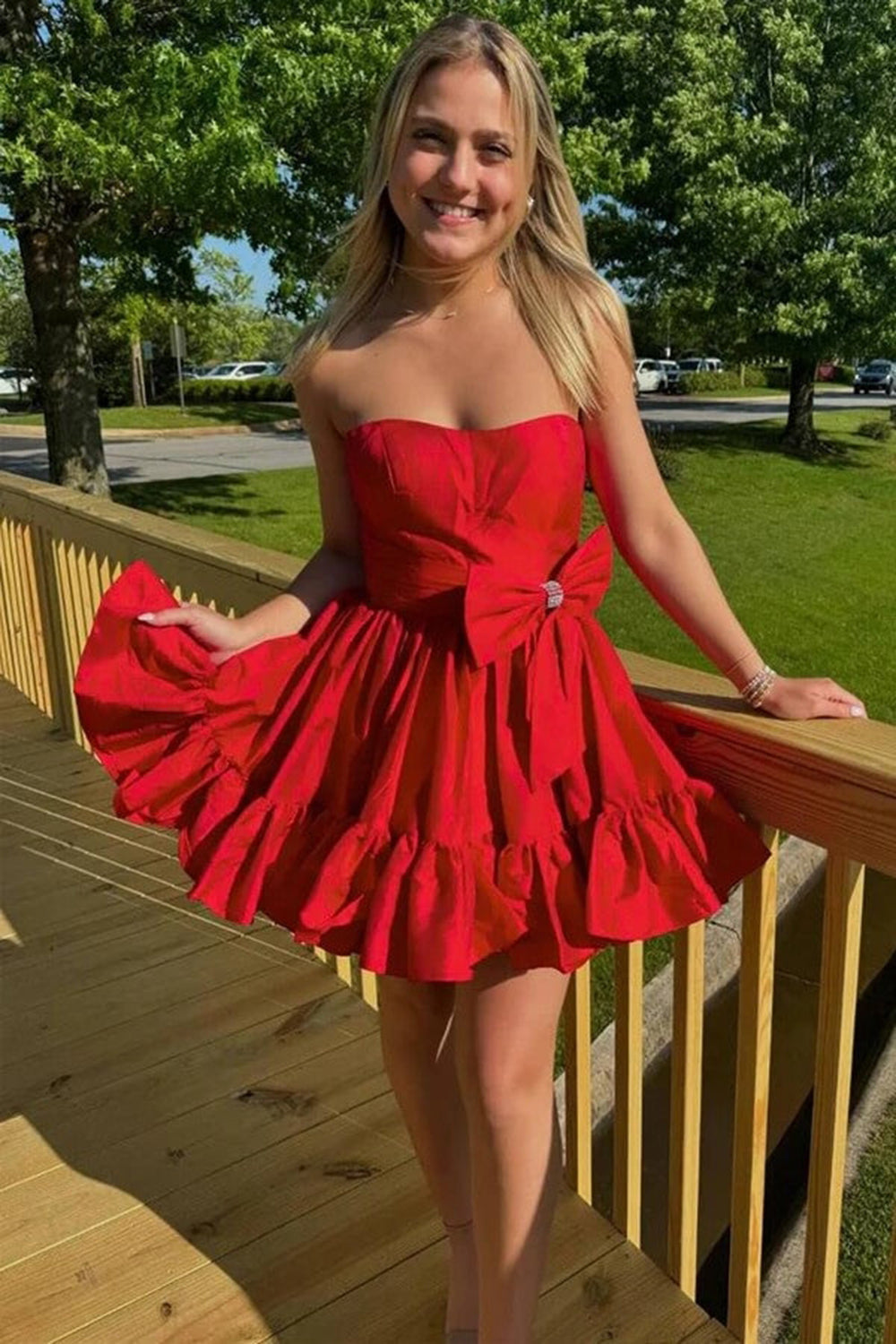 Dressystars Fluffy Fuchsia Homecoming Dress Strapless A Line Tiered Short Prom Dress with Bow
