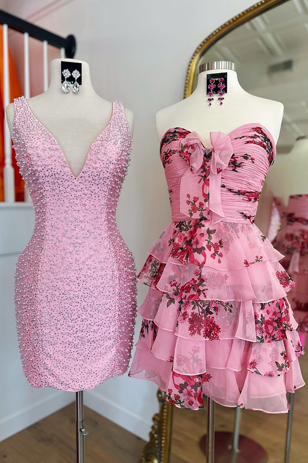 Dressystars Fuchsia Tight Homecoming Dresses V Neck Short Cocktail Dresses With Beading