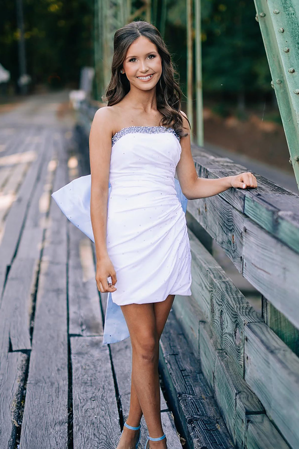 Dressystars Glitter Black Homecoming Dresses Beaded Strapless Tight Short Cocktail Dresses With Bow