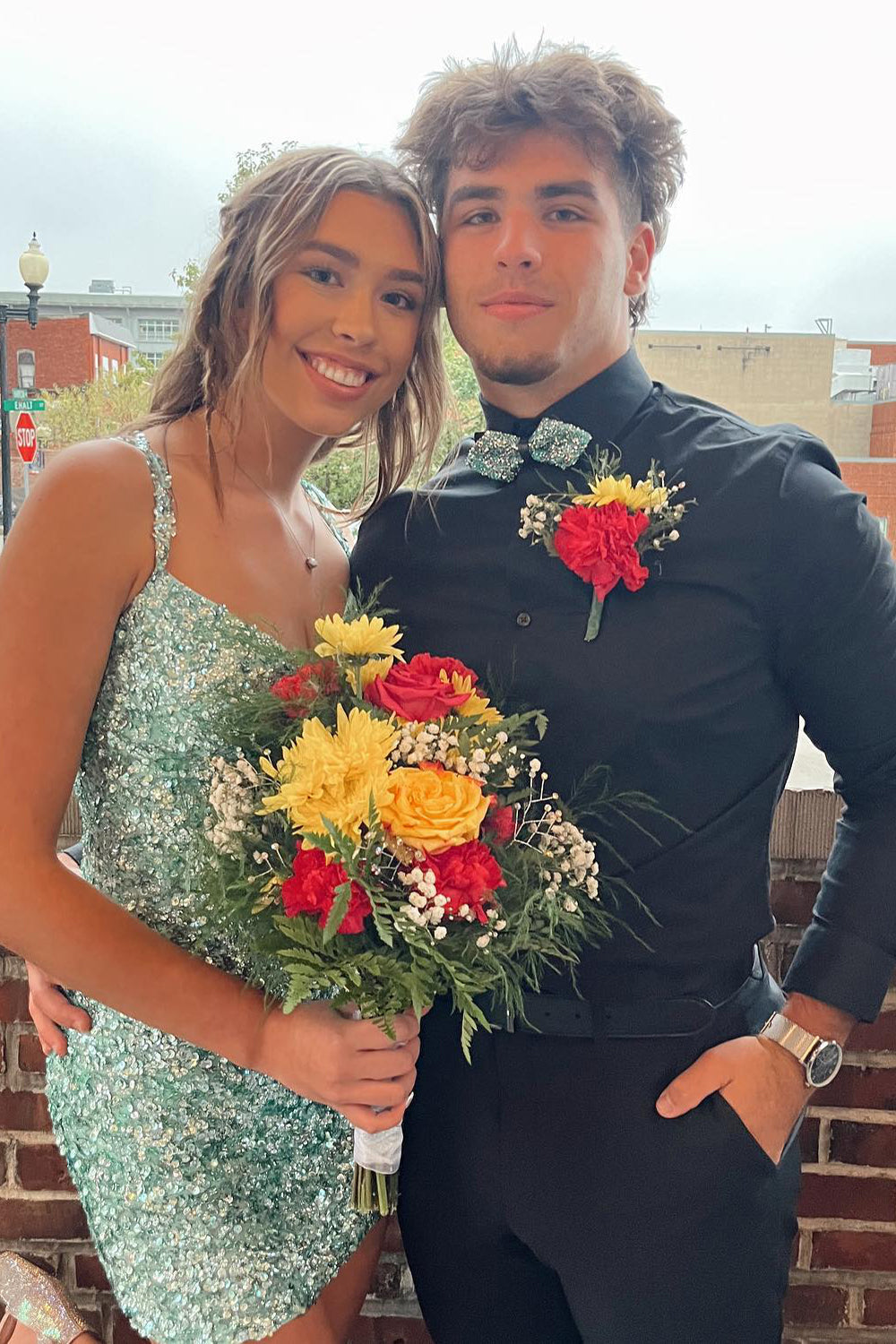 Dressystars Golden Homecoming Dress Sequined Lace-Up Back Tight Short Prom Dress with Fringes