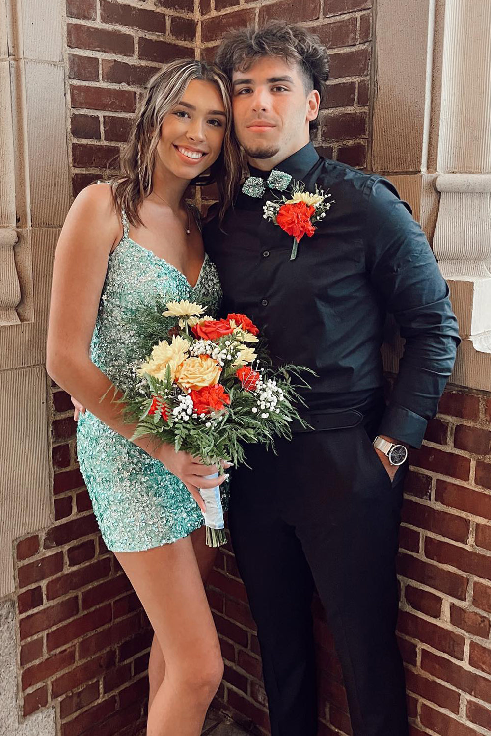 Dressystars Golden Homecoming Dress Sequined Lace-Up Back Tight Short Prom Dress with Fringes