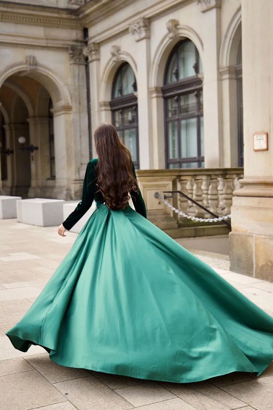 Dressystars Green Long Sleeve Formal Dress Velvet Satin A Line V Neck Christmas Party Dress