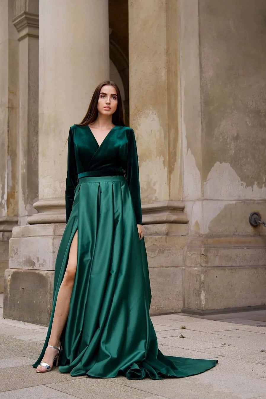 Dressystars Green Long Sleeve Formal Dress Velvet Satin A Line V Neck Christmas Party Dress