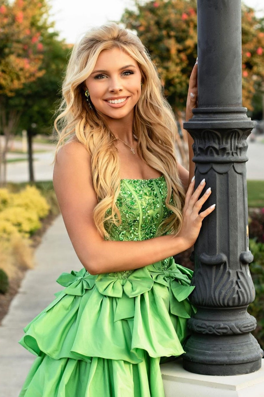 Dressystars Green Strapless Homecoming Dress Tiered A Line Beaded Cocktail Dress
