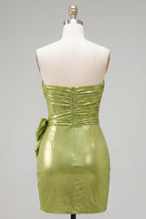 Dressystars Green Strapless Ruched Corset Tight Short Homecoming Dress with 3D Flowers