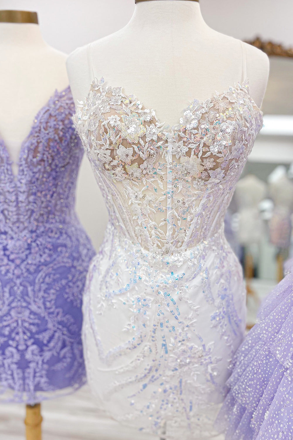 Dressystars Lilac Homecoming Dress Spaghetti Straps Corset Tight Short Prom Dress with Appliques