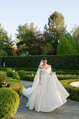 Dressystars Long Sleeve Wedding Dress Off the Shoulder Beaded Lace Appliques Bridal Gown