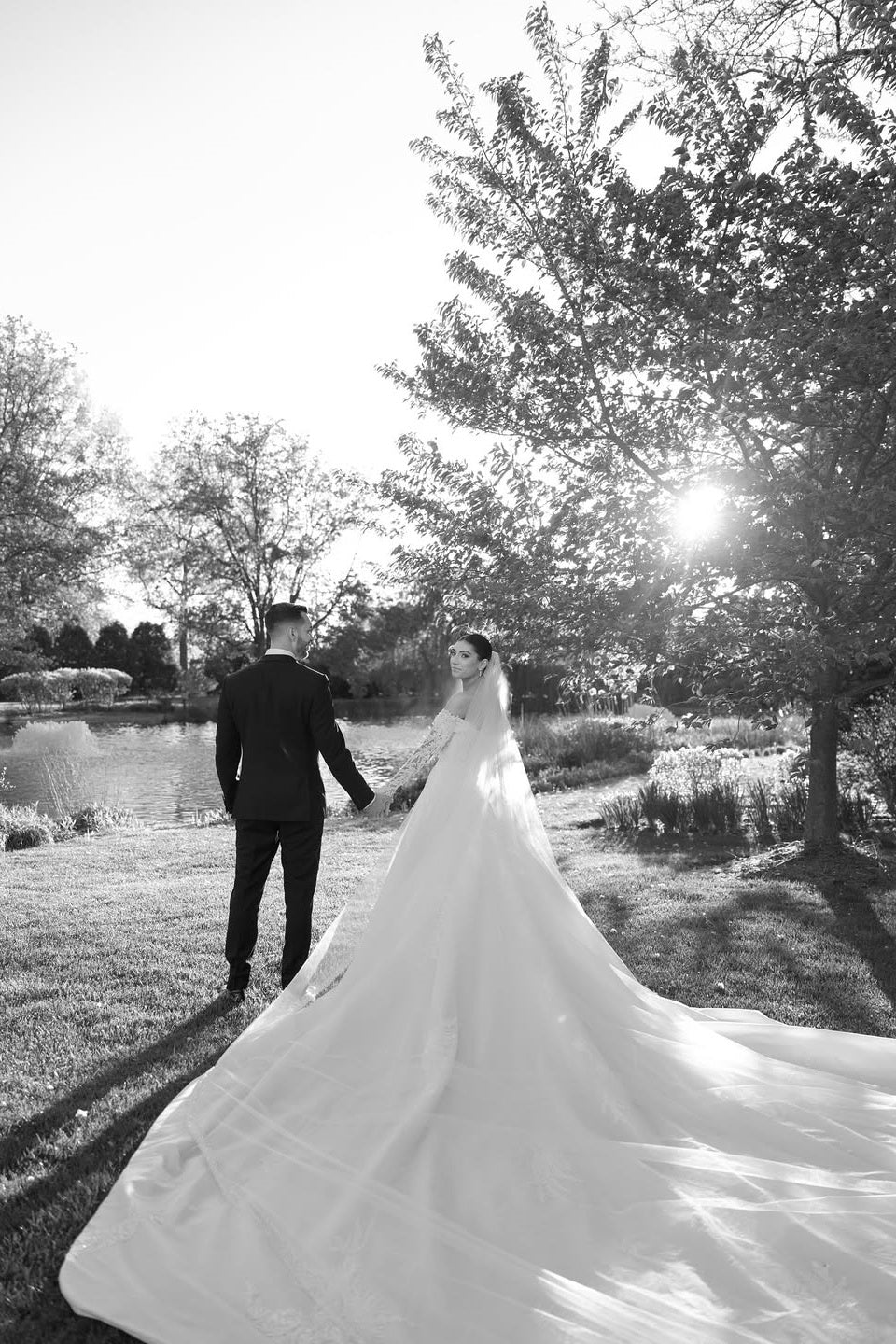 Dressystars Long Sleeve Wedding Dress Off the Shoulder Beaded Lace Appliques Bridal Gown