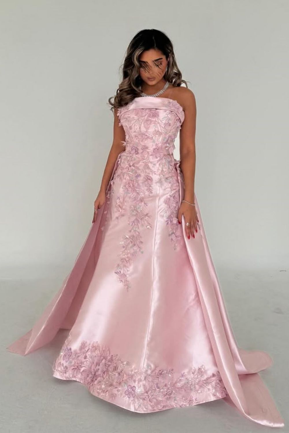 Dressystars Luxurious A-Line Strapless Satin Pink Party Dress With Court Train Appliques Formal Evening Gown