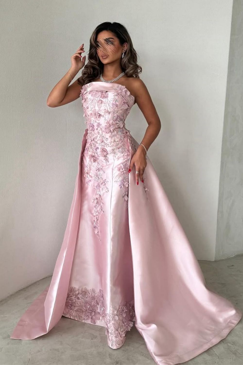 Dressystars Luxurious A-Line Strapless Satin Pink Party Dress With Court Train Appliques Formal Evening Gown