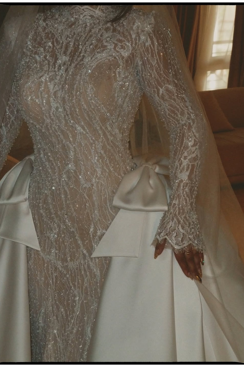 Dressystars Luxury Long Sleeve Wedding Dress Beaded Mermaid High Neck Bridal Gown with Detachable Train