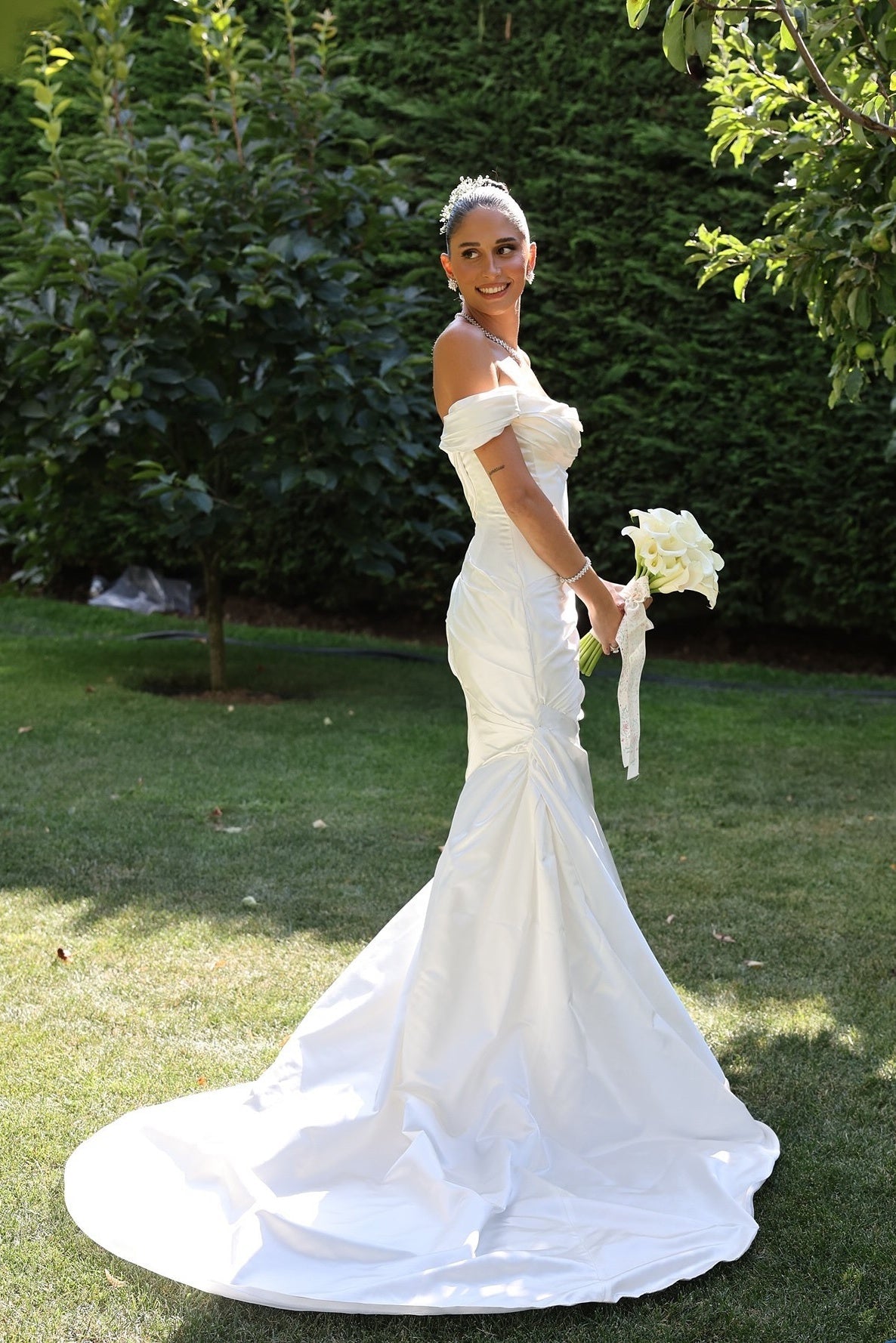 Dressystars Off The Shoulder Beach Wedding Dress Satin Mermaid Bridal Gown