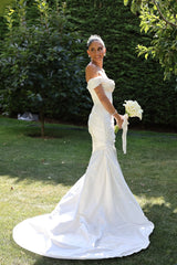 Dressystars Off The Shoulder Beach Wedding Dress Satin Mermaid Bridal Gown
