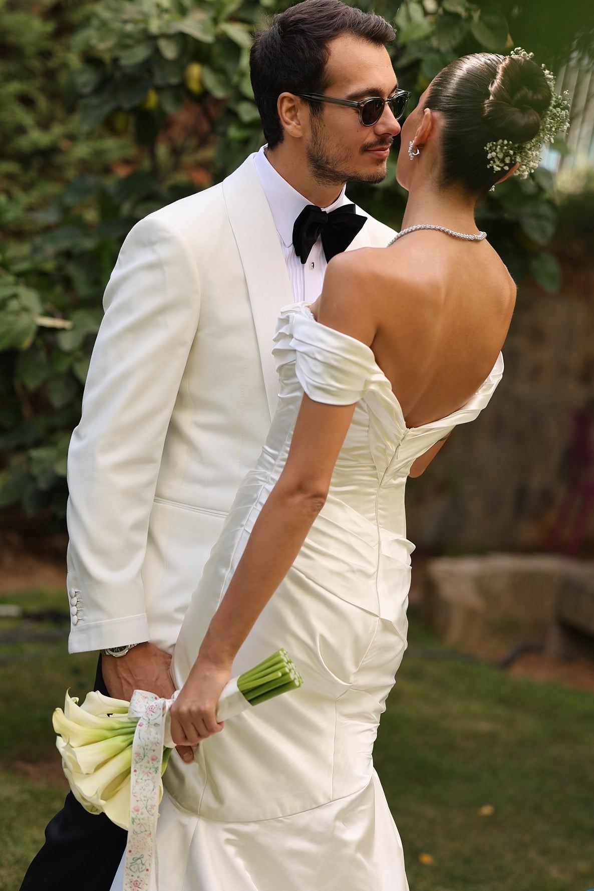 Dressystars Off The Shoulder Beach Wedding Dress Satin Mermaid Bridal Gown