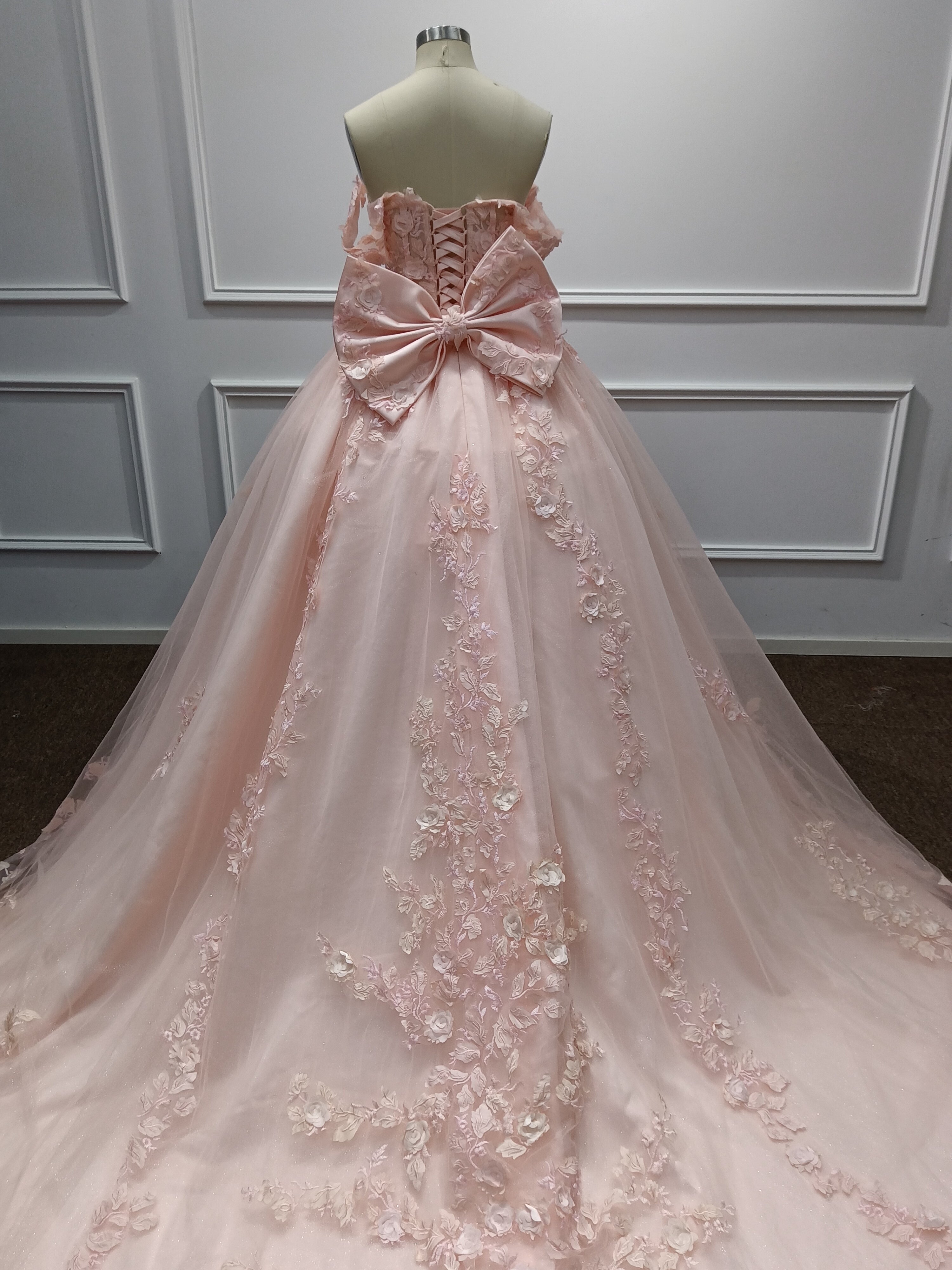 Dressystars Pink Quinceanera Dress Lace Appliques Ball Gown Off the Shoulder Sweet 16 Dress